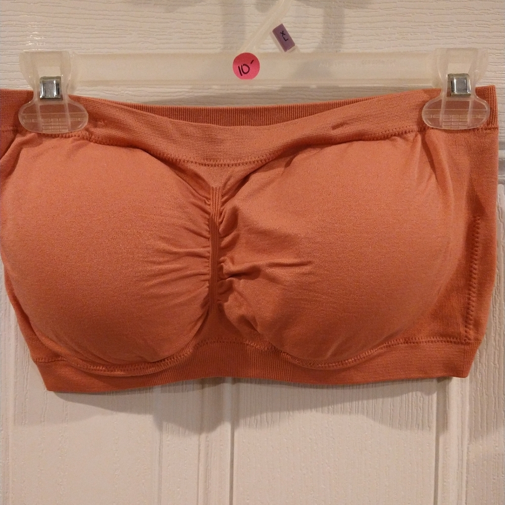 Strapless bra. Stretchy. Fits 2X-3X